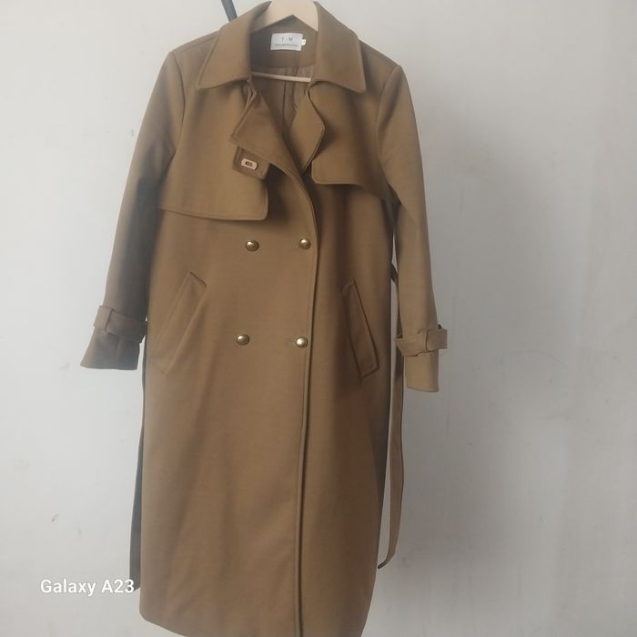 Ayollar palto, M razmer, karamelli rang,