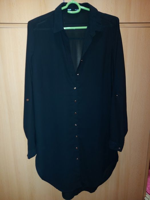 Vând cămăși de damă