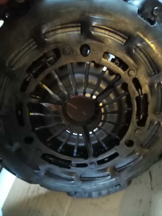 Съединител комплект плюс маховик.