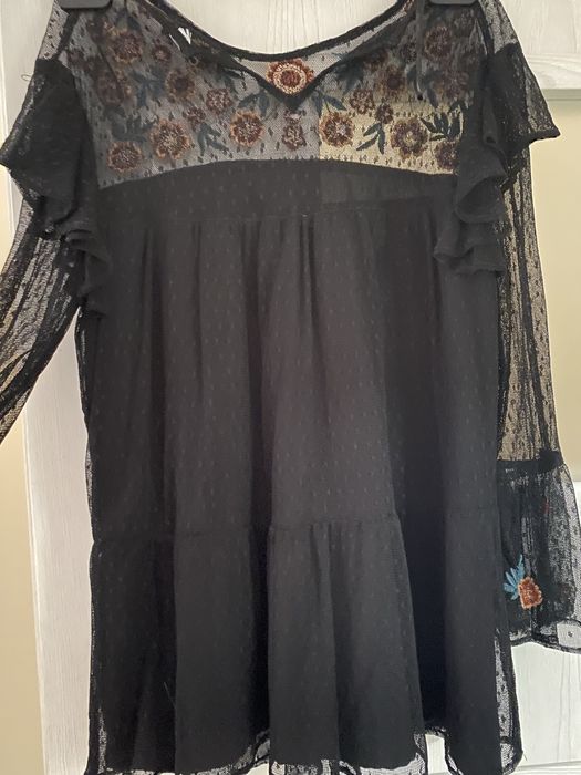 Блуза Zara с красиви цветни мотиви