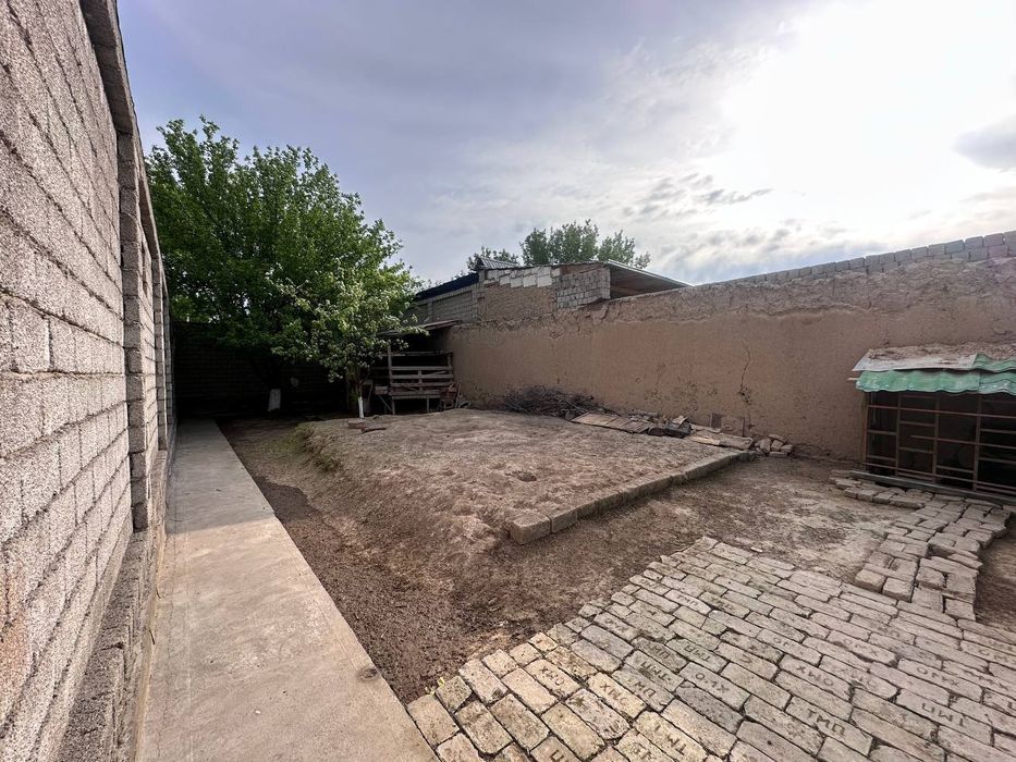 Назарбек Харакат 8 соток 400 м² 9 комнат