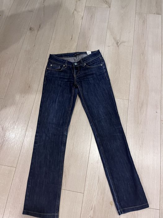 Дълги тъмносини дамски дънки