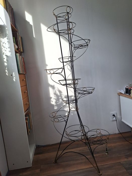 Продам стойку под цветы