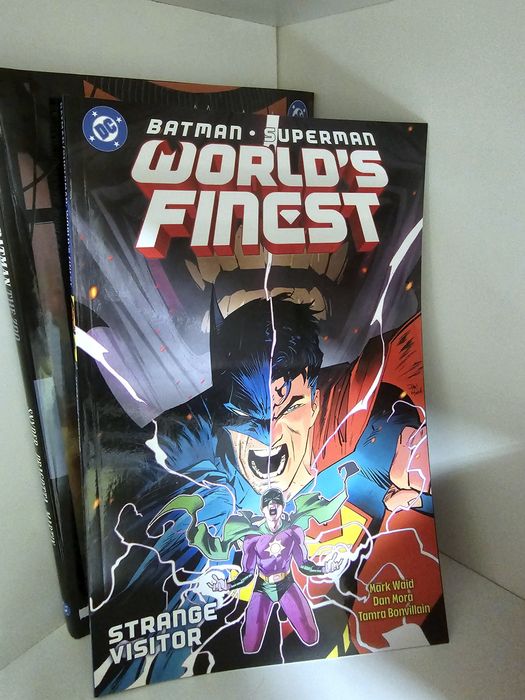 Продам лот комиксов DC