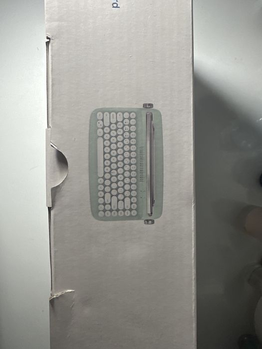 Беспроводная ретро-клавиатура