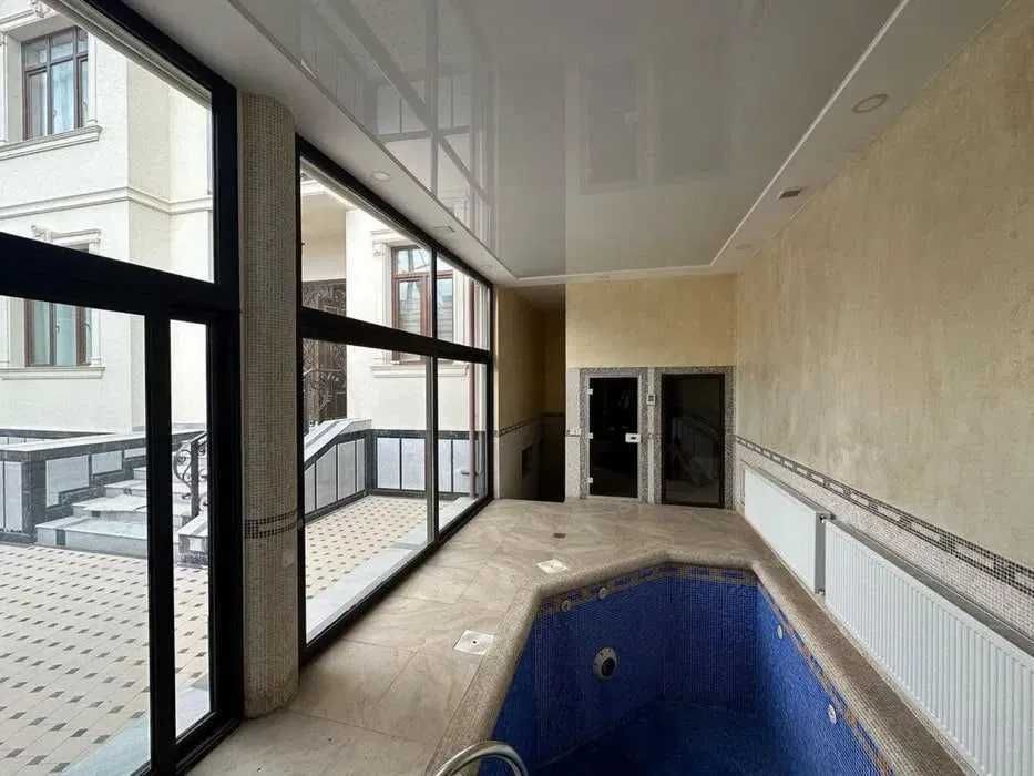 Сдаю Евродом 3-соток на метро Пушкина современная Классика