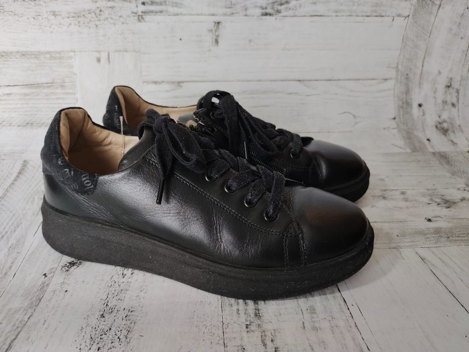 Кроссовки для девочки