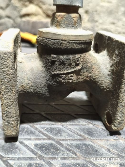 Продам винтиля чугунные