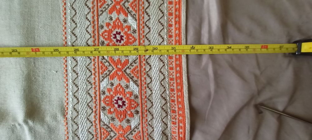 Карета с българска бродерия нови неизползвани.