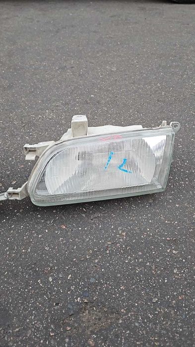 Фары на Toyota Corsa