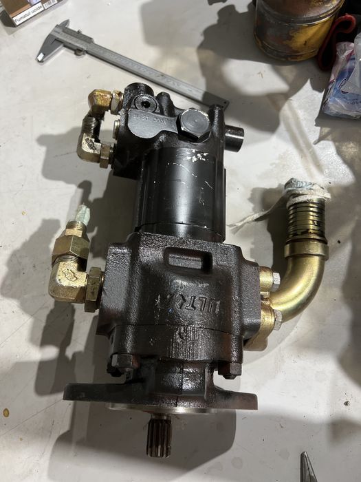 Pompa hidraulica ULTRA  JCB motostivuitor tractor incarcator frontal