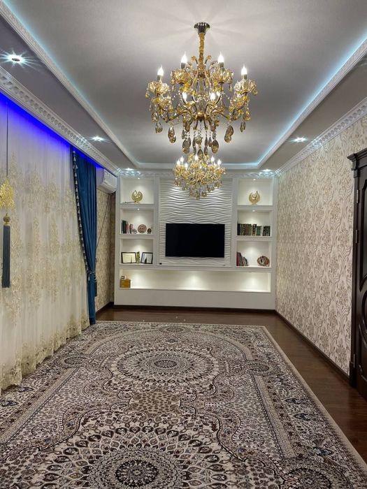 Қибрай тумани.Дурмон маҳалласида 6 сотих 5 хонали  уй сотилади.