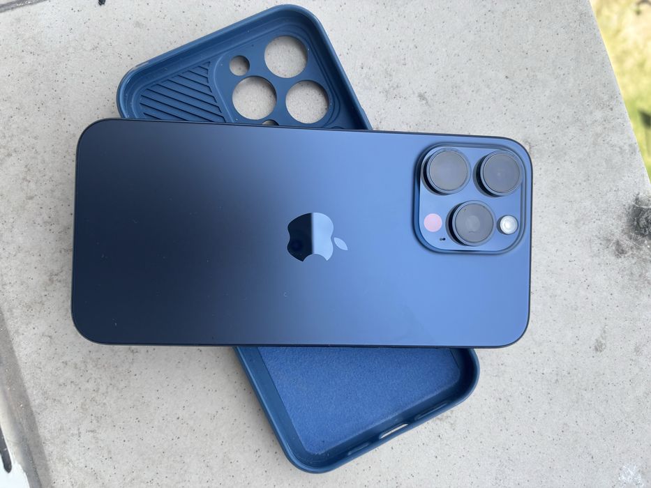 Vand sau schimb iphone 15 pro Max  256 GB!