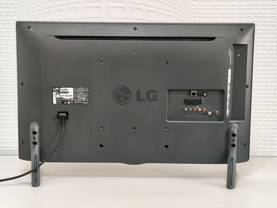 Телевизор LG/32/FullHD