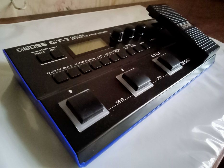 Процессор гитарный BOSS-GT1