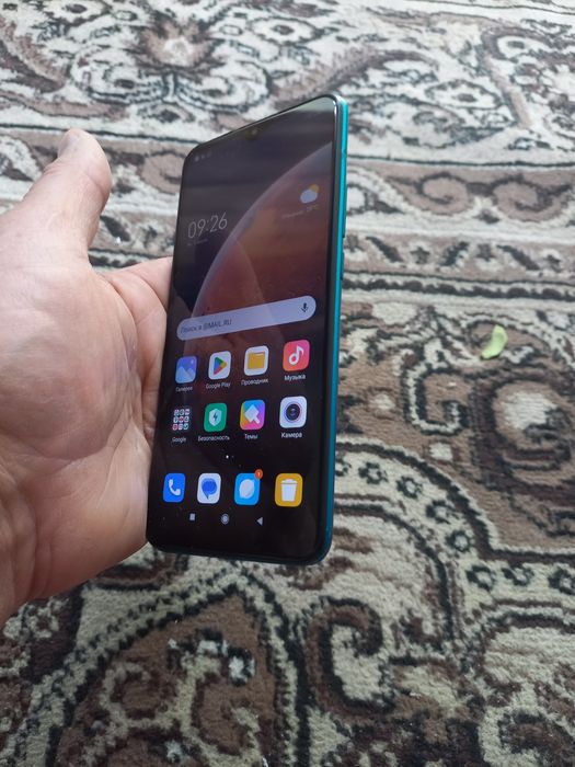 Redmi 9 ideal holati tiniq 32GB hotirasi 2 sim kartasi imeyka bo'gan .