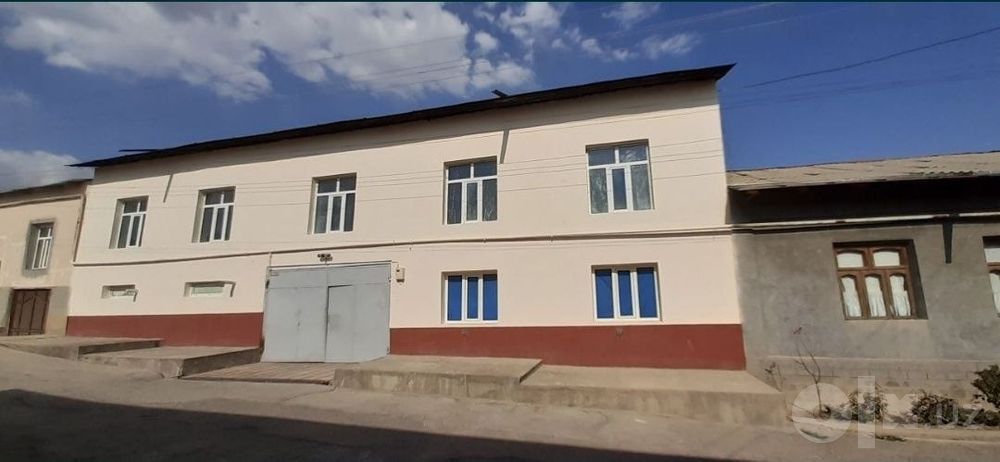 Коп хонали ховли сотилади