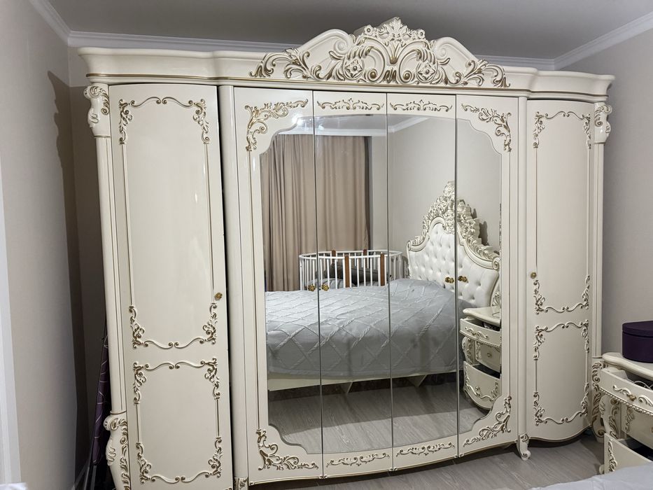 Спальный гарнитур