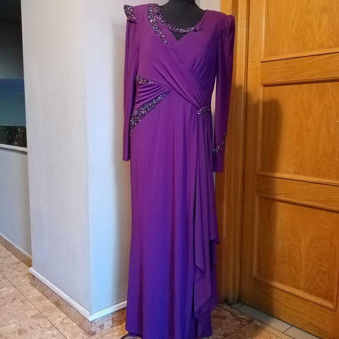 Rochie de seara deosebita pt o doamna cu forme