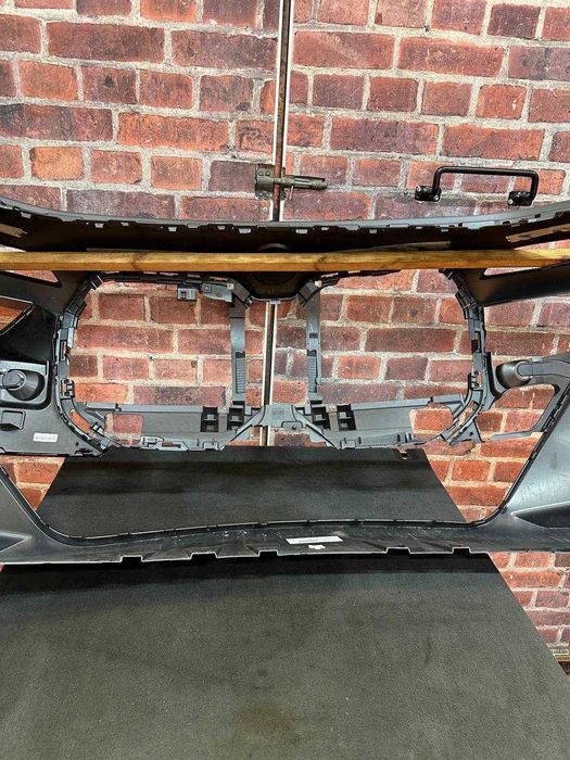Bara fata BMW SERIA 7 G70 M-pachet