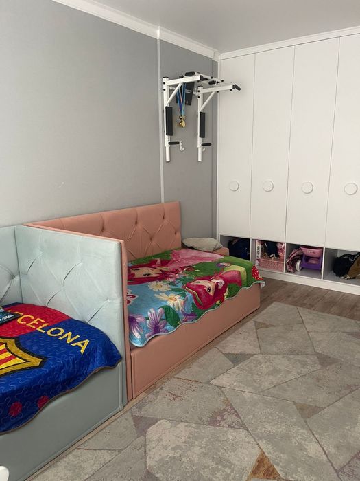 Кровать детская (2 штуки)