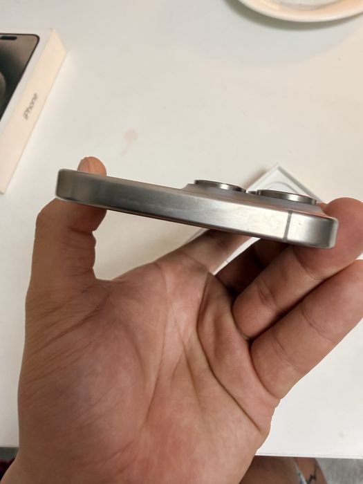 Продам iphone 15 pro max 256gb