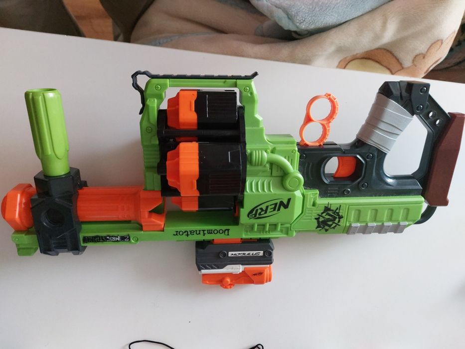 Автомат Nerf Dominator