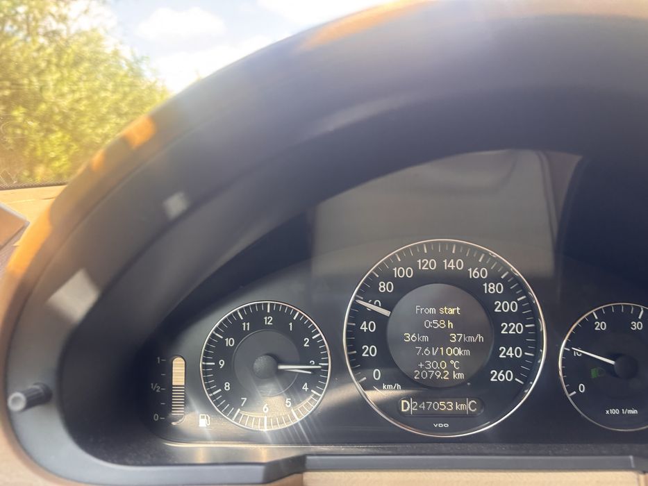 MERCEDES-BENZ E-Class 0 — imagine 5