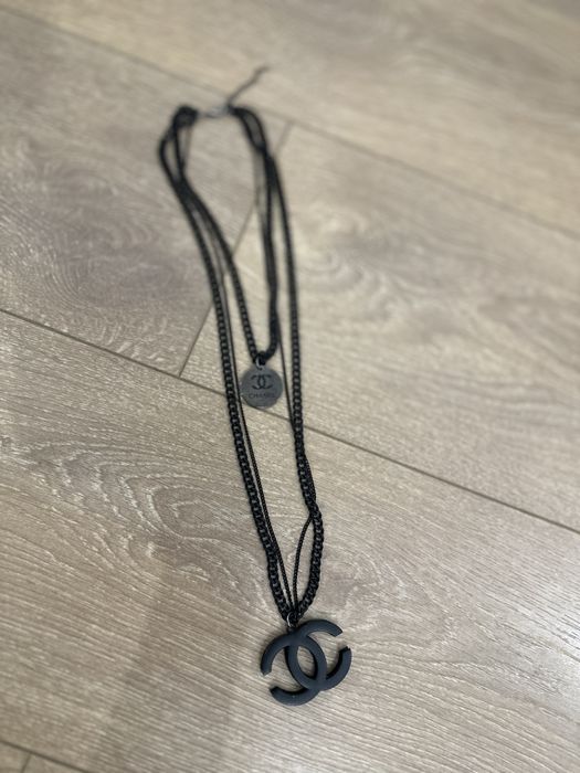 Colier Chanel de metal negru