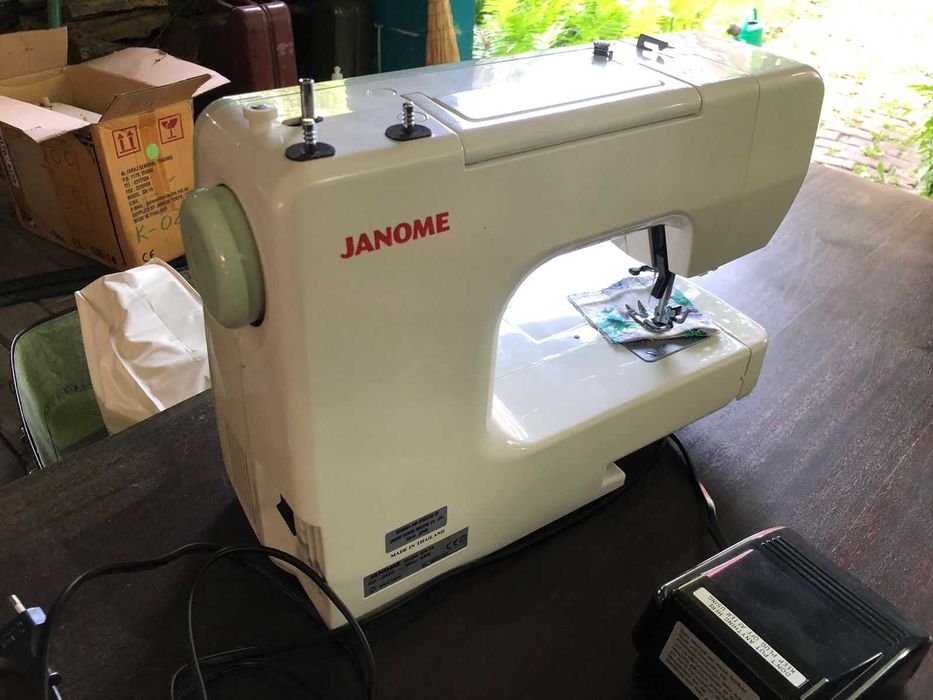 Швейная машинка жаном