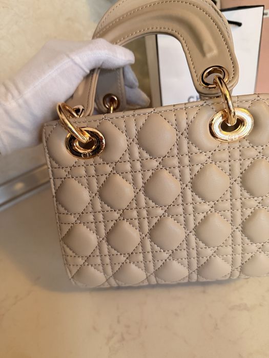 Нова чанта Lady Dior mini