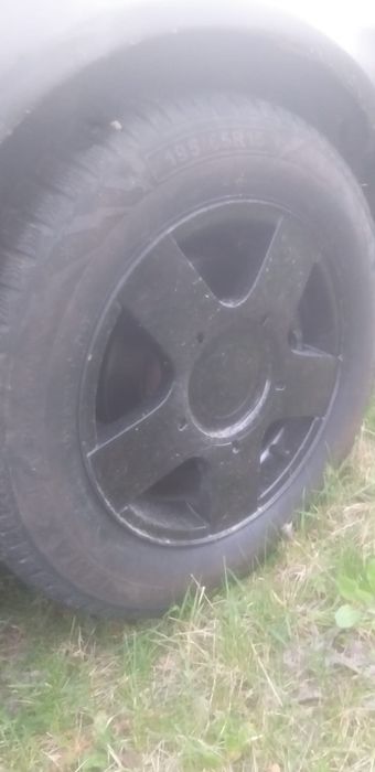 Vând set jante cu tot cu ,cauciucuri