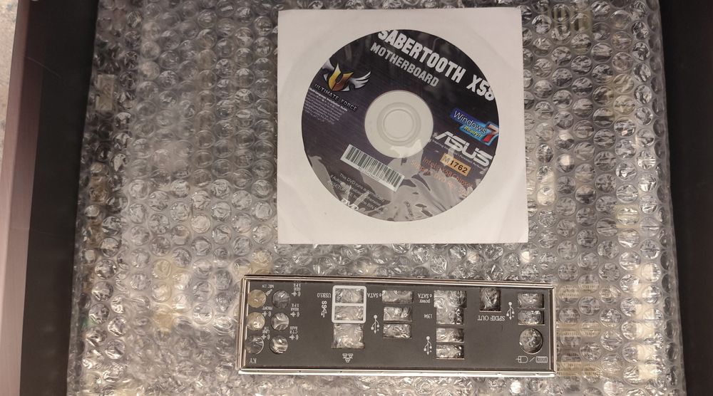 Kit placa de baza ASUS sabertooth x58 + CPU Intel Xeon X5675