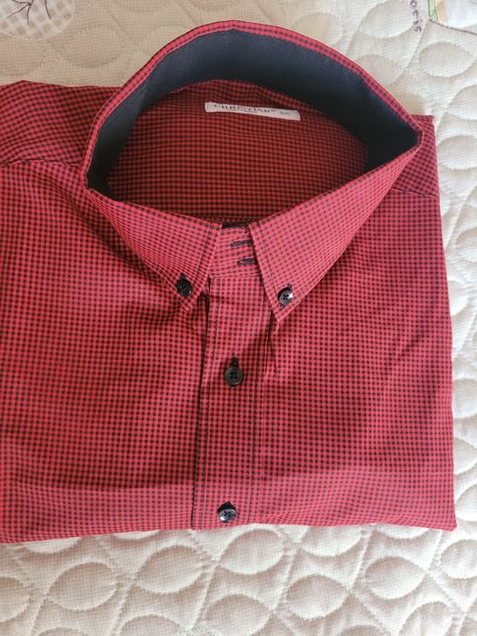 Мужская рубашка приталенная