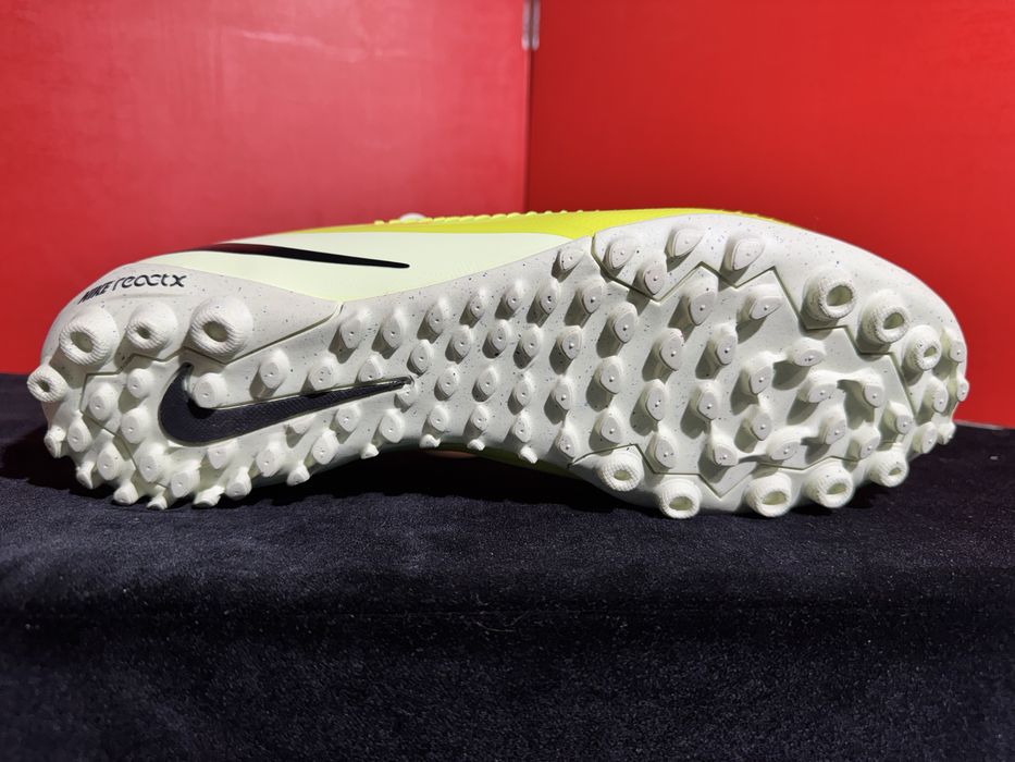 Оригинални! Nike Phantom 6 Low Pro TF - 45.5,46 Shoemag