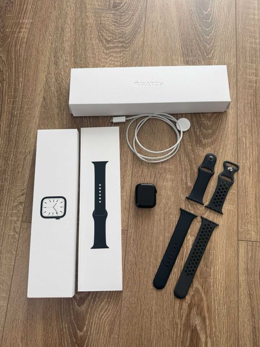 Apple Watch Series 7 GPS, 45mm Midnight – Full Box, Ca nou (Fără zgârieturi)