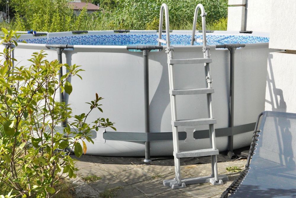 Vand piscina noua cu montaj la domiciliu