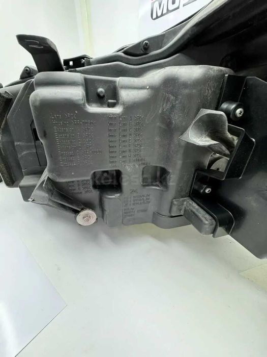 Фара б/у оригинал от Lexus LX-570