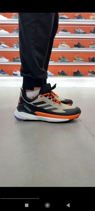 Кроссовки Adidas производства Вьетнам Оригинал. Последние Размер 44