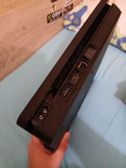 Ps4 500gb Slim , НОВ джойстик    Волан с педали +5игри