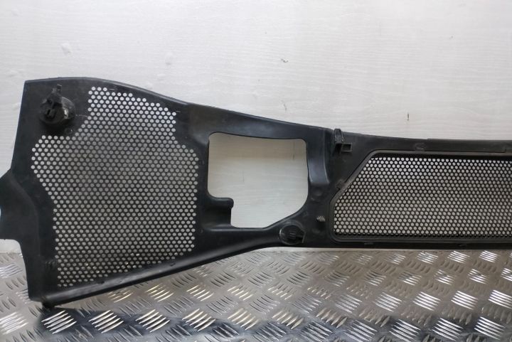 Grila  stergator parbriz   3d1819417g Volkswagen VW Phaeton prima gen