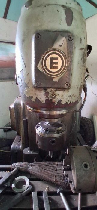Универсална фреза ФУ320