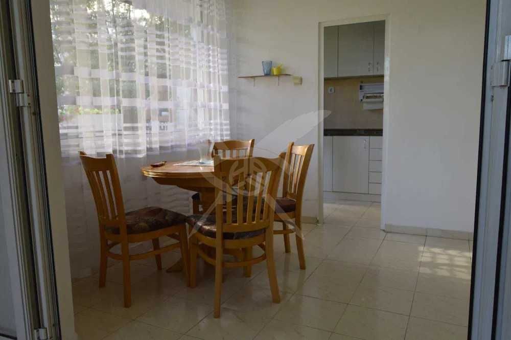 Дава се под наем Тристаен апартамент в Пловдив, Кючук Париж - 90 кв.м за 398.82 € - Снимка #1