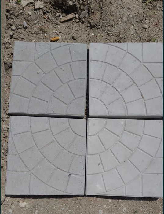 OFERTA 10+1 GRATIS Capace gard din beton aditivat și vibrat