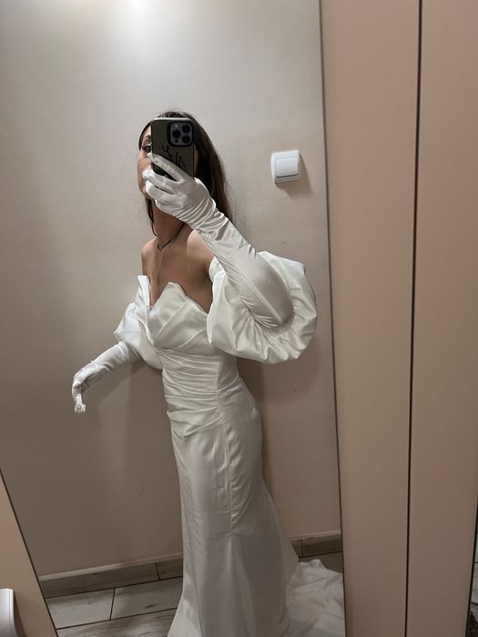 Rochie mireasa cu manusi