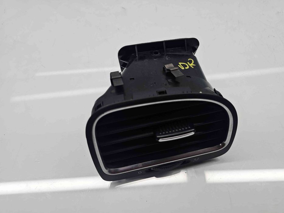 Grila aerisire dreapta Volkswagen Golf 6 (5K1) [Fabr 2009-2013] 5K081