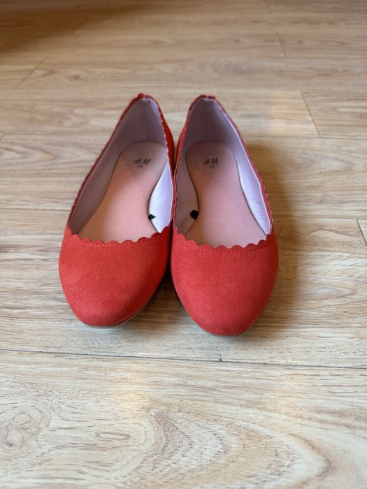 Balerini rosii H & M