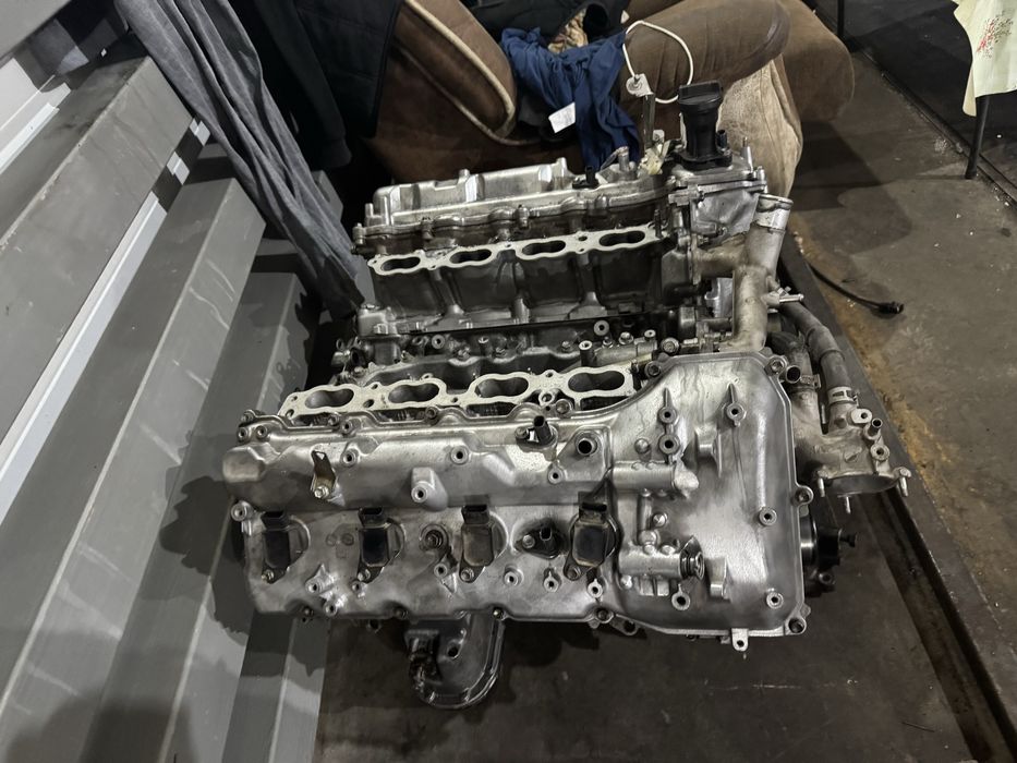 Продам Двигатель 1 UR