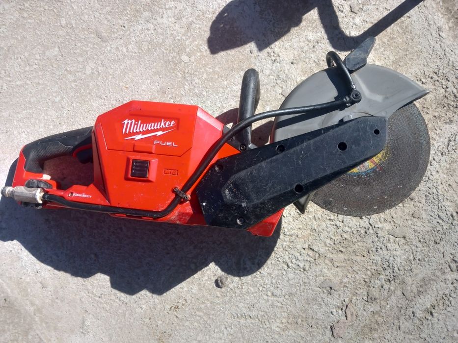Drujba beton pe baterie milwaukee m18fcos 230
