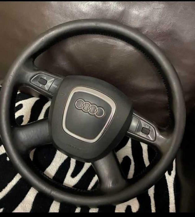 Vand volan audi comenzi pe el